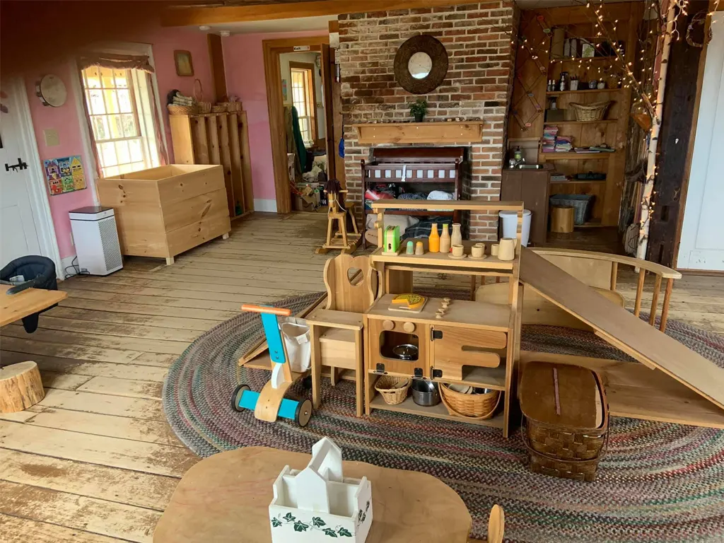 What Is Waldorf Education? A Complete Guide To Waldorf Learning And Classroom Environment 9 Waldorf Classroom Natural Classroom Furniture